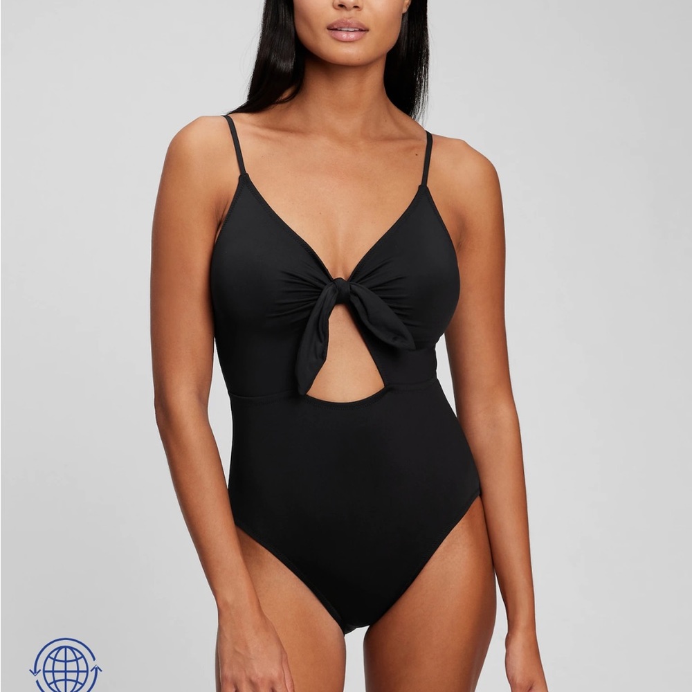 Gap swimsuit